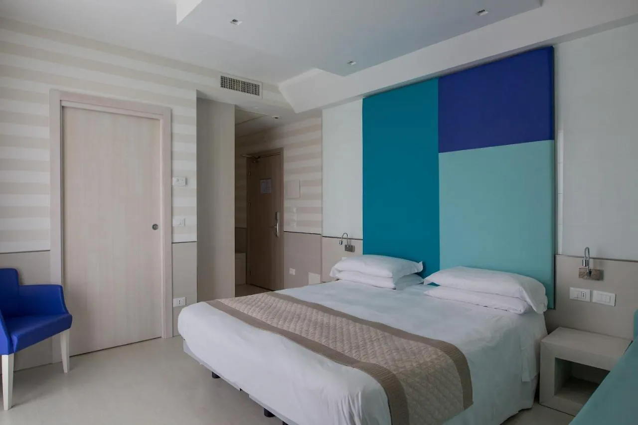 לידו די ג'סולו Hotel Colombo 4*, לידו די ג'סולו